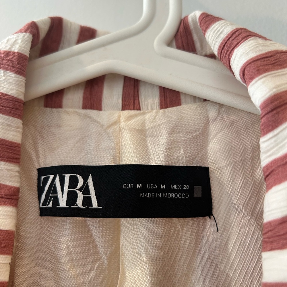 Zara blazer in very good condition.